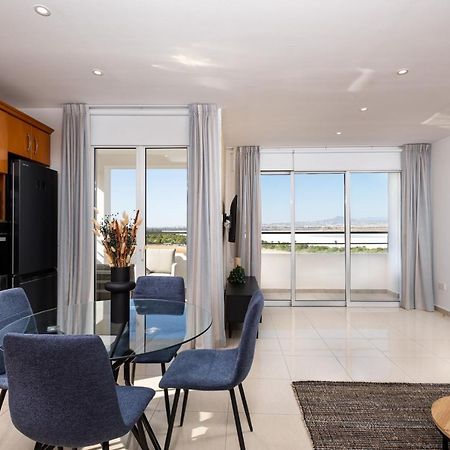 The Saline Views Makenzy Apartamento Larnaca Exterior foto