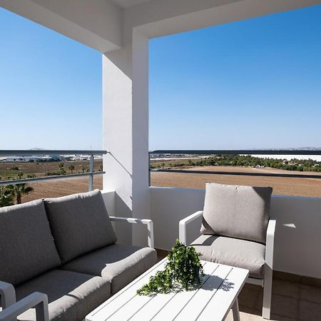 The Saline Views Makenzy Apartamento Larnaca Exterior foto
