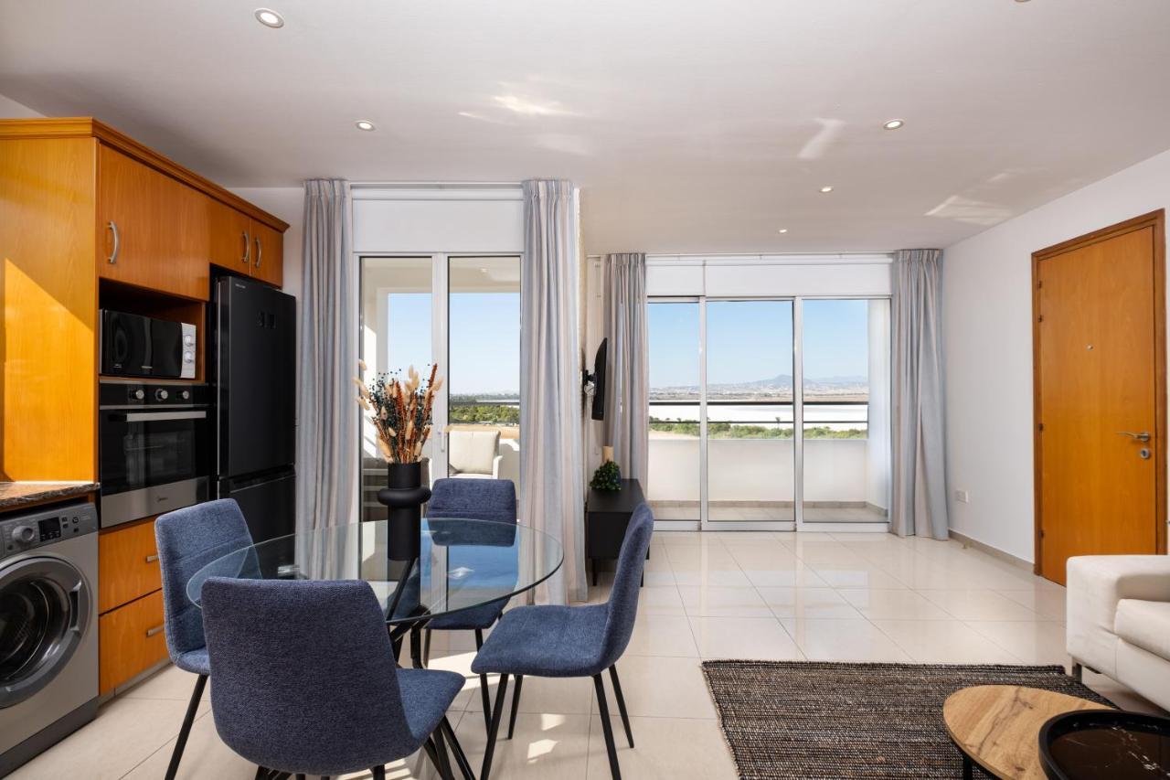 The Saline Views Makenzy Apartamento Larnaca Exterior foto