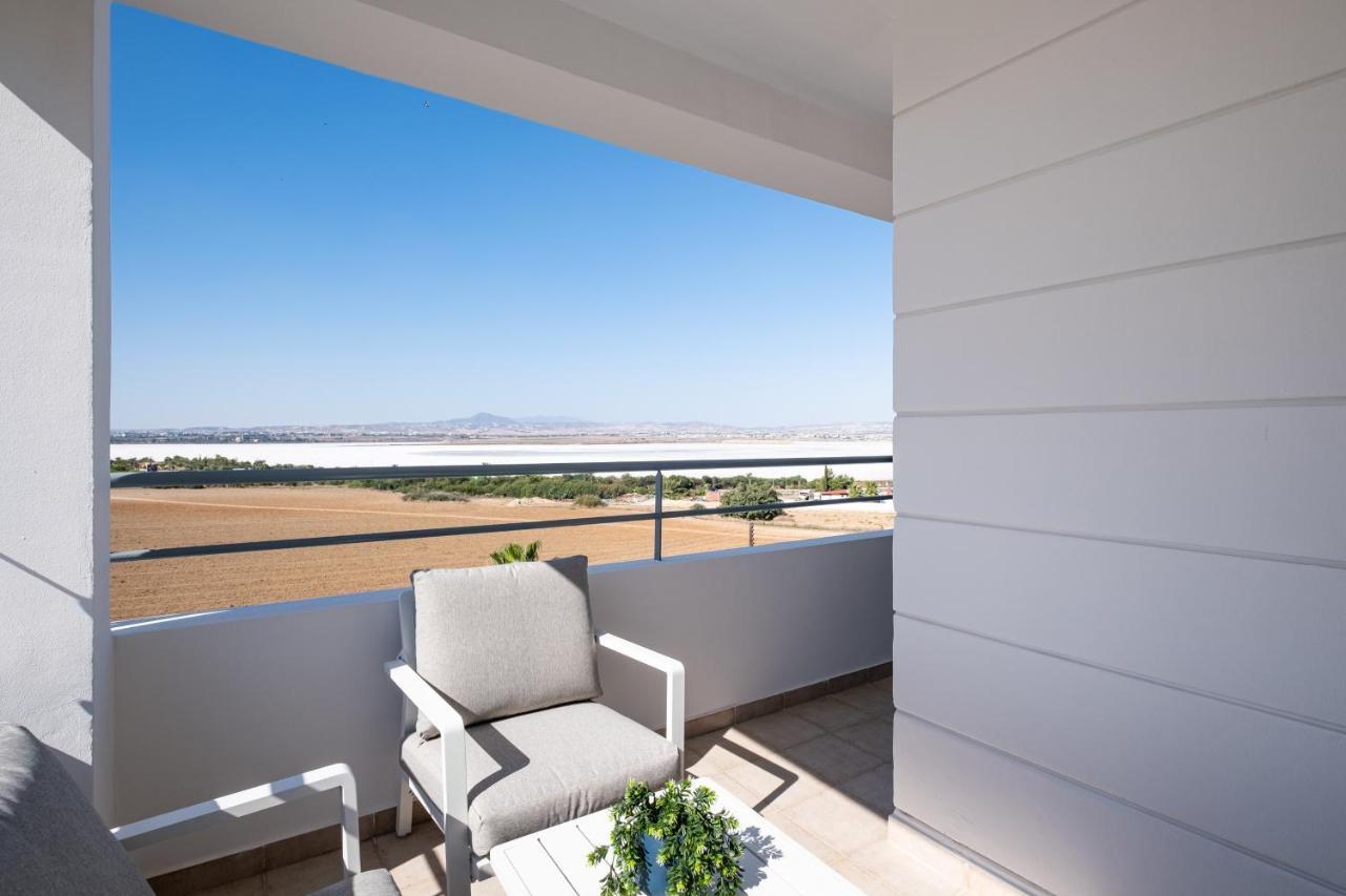 The Saline Views Makenzy Apartamento Larnaca Exterior foto