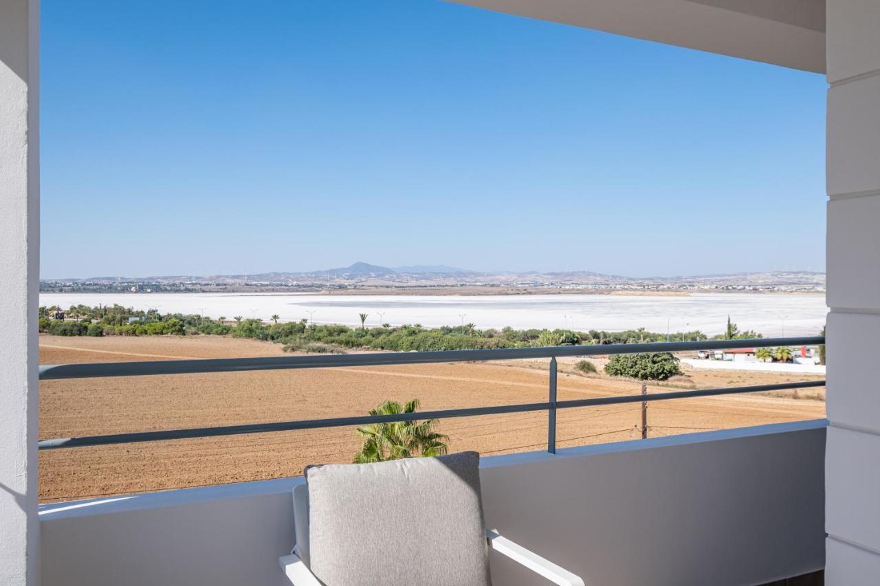 The Saline Views Makenzy Apartamento Larnaca Exterior foto