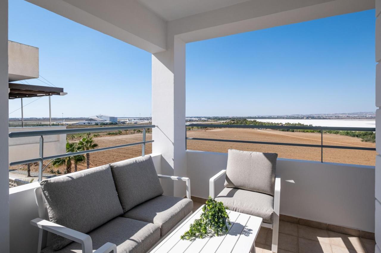 The Saline Views Makenzy Apartamento Larnaca Exterior foto